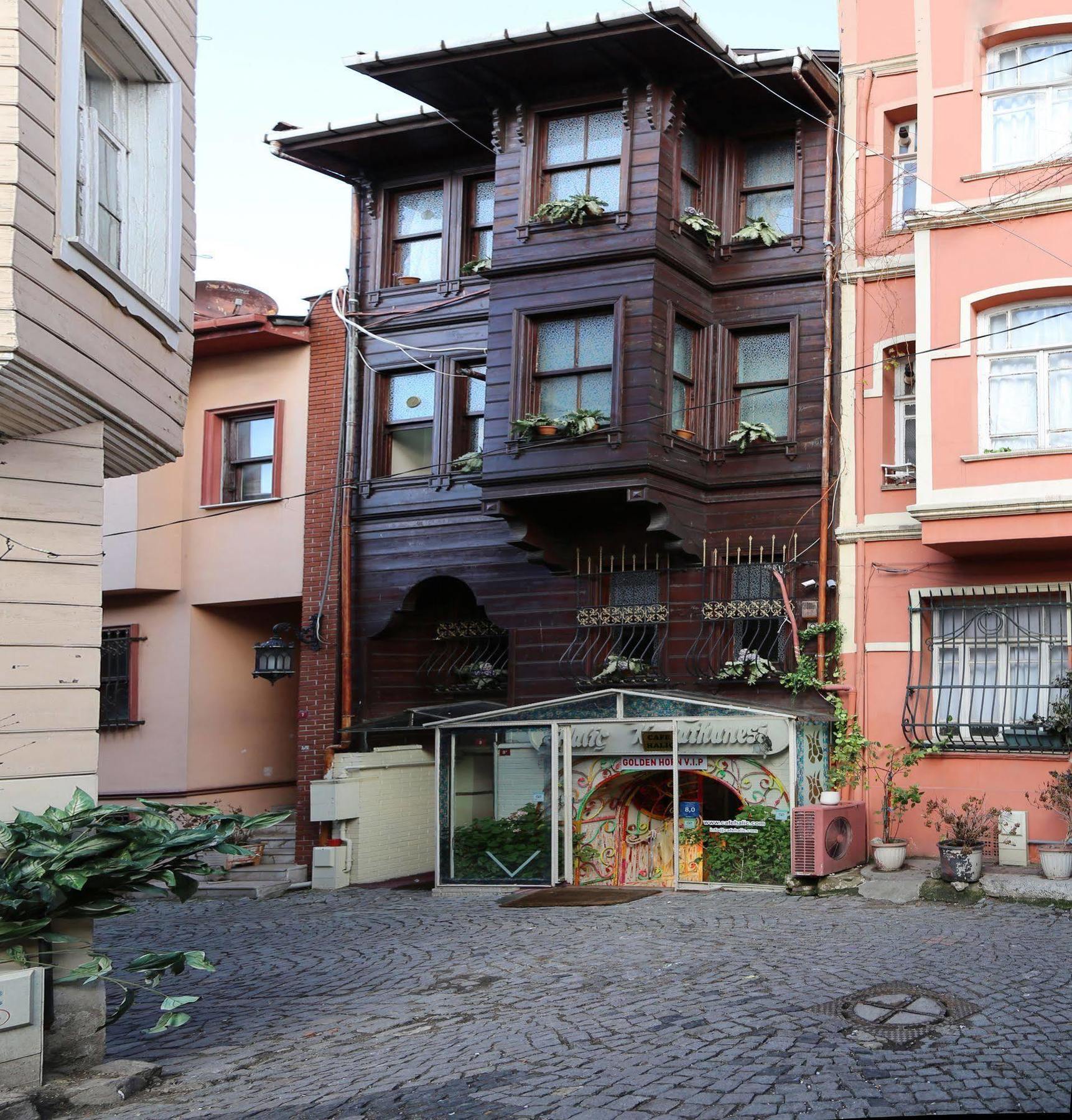 Cafe Halic & Guesthouse Istanbul Bagian luar foto